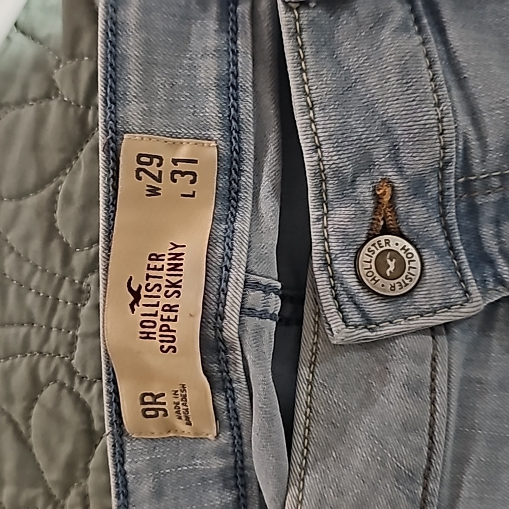 Woman's Holister super skinny jeans size 9R
